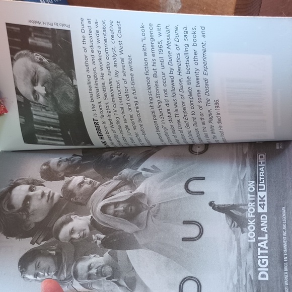 Very New Condition Paperback Copy of Dune - Picture 7 of 8